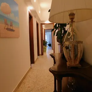 Frankie's House Bed & Breakfast
